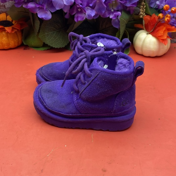 Ugg boots SZ 7 T - Picture 4 of 7